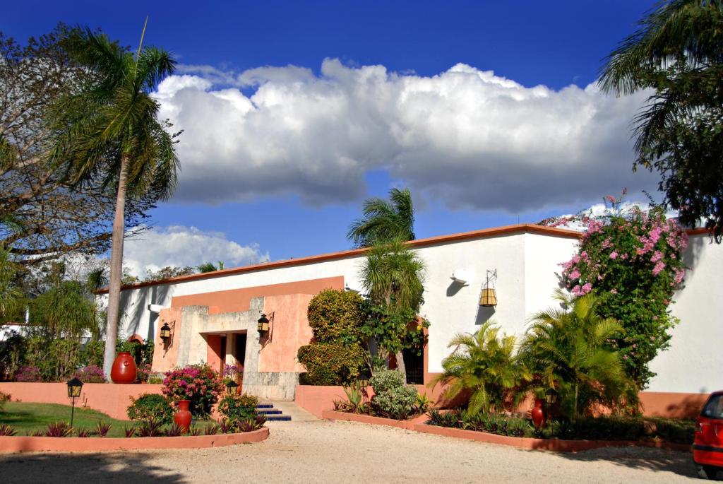 Villa Arqueologica Uxmal Exterior photo